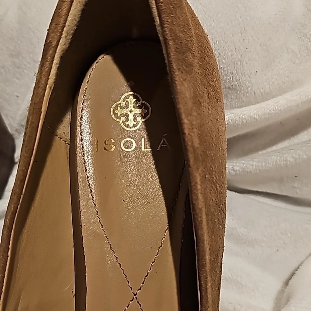 Isola suede pump stacked leather heel 9.0 excellent condition